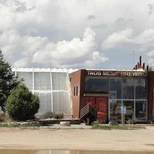 Taos Mesa Brewing Building