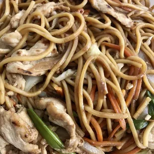 Chicken Lo Mein