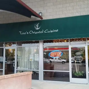 Another great combo chinese and Thai eatery in Gleneagle area, with new owners and chefs. Great service.