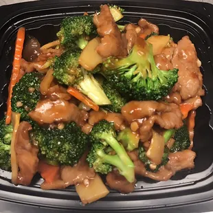 Beef Broccoli (diner comes with rice)