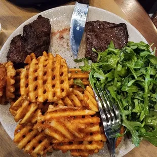 Skirt steak and waffle fries