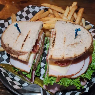 Club Sandwich w/ Fries