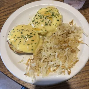 Eggs Benedict with hash browns