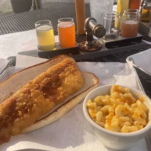 Fish sandwich with Mac and cheese