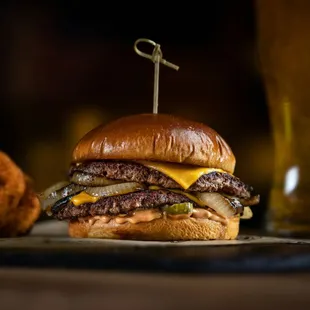  cheeseburger and onion rings