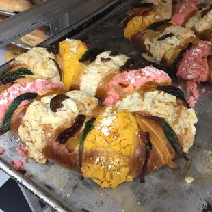 Come and order your roscas de Reyes! Prices vary!                            Bengan a ordenar Su roscas de Reyes!
