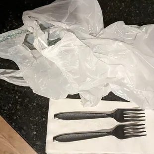 Unwanted plastic utensils and napkins and a thin film plastic bag are no-nos. Please do better!