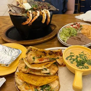 Tacos gobernator with shrimp, the sauce  malcaljete was awesome  dining room had been remodeled.  It is beautiful.