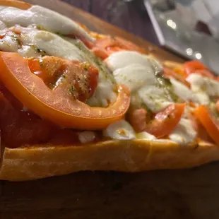 Caprese flat bread