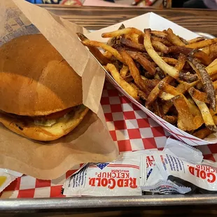 Mushroom Tapburger, amazing, with house seasoned fries (salty but good!)