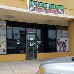 Looks like a brand new restaurant took over Boba Spot.