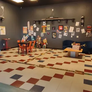 fun decor in the SE corner