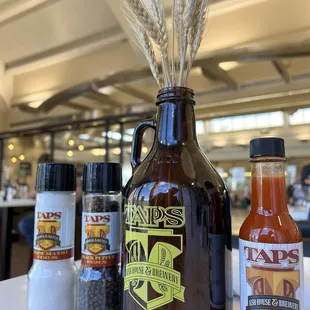 Table settings with condiments