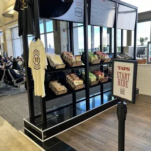 Grab and go entrance