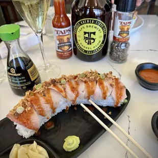 Hamachi Roll