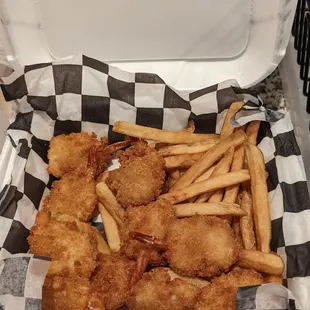 Fried shrimp (large) with fries.