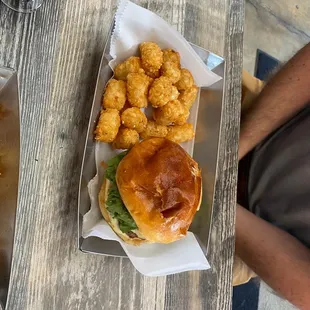 Cheeseburger with tots