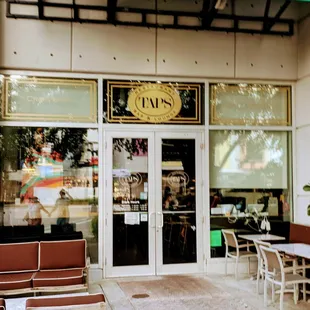 Taps Restaurant Bar &amp; Lounge