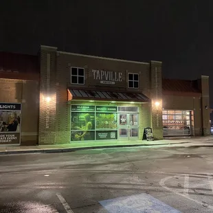 an empty parking lot at night
