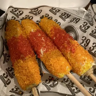 corn on the cob with sauce