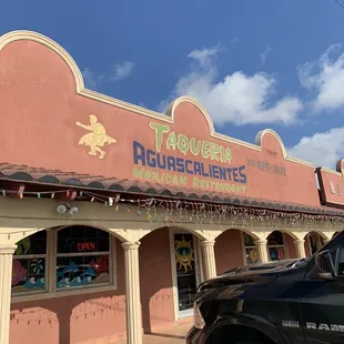 the outside of the restaurant