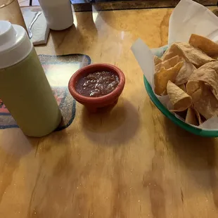 nachos and salsa