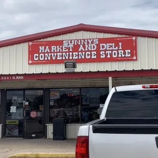 The SPOT! You see this place, you&apos;re near the FOOD!