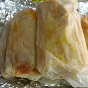 Ricos tamales de puerco $15.99 los esperamos .