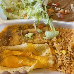 Lunch special - 2 (cheese) enchiladas + crispy taco