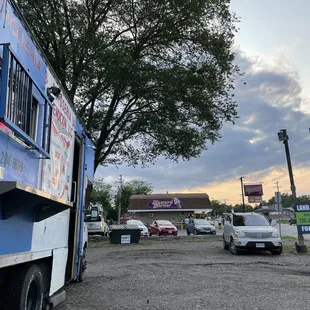 Great location, grab tacos then custard.