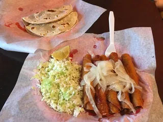 Armando Tacos