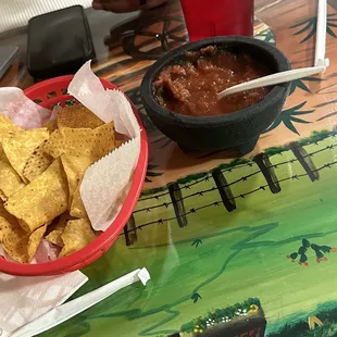free salsa and chips