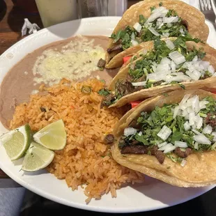 Tacos de carne asada