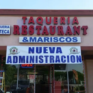 Taqueria azteca. Ahora bajo nueva administracion.  Nuevos platillos y un mejor sabor.