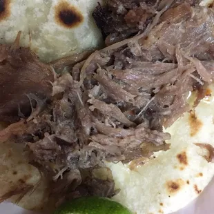 Tacos de barbacoa de borrega