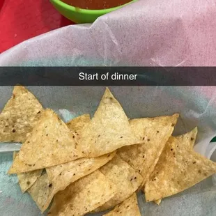 Chips y Salsa, very good salsa. Great heat. Not too much but just right.