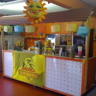 licuado bar (smoothie bar)