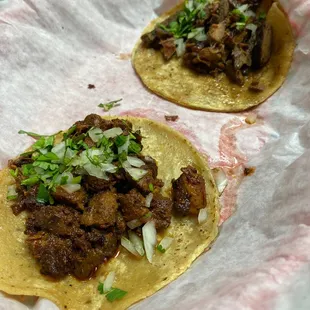 Taco de asada and taco de pastor