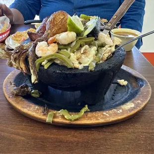 Molcajete (cielo, mar y tierra)