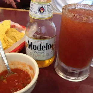 Breakfast of champions. Micheladas Por todo