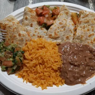 Super quesadilla de pollo