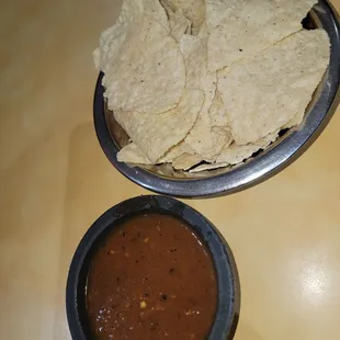 Chips with warm roasted salsa