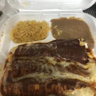 Mole enchiladas