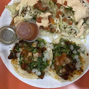 Tacos de camarón y al pastor