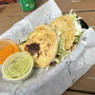 Pollo &amp; Asada Gorditas