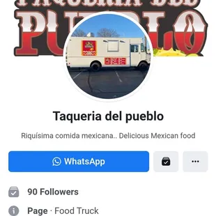 a photo of a food truck