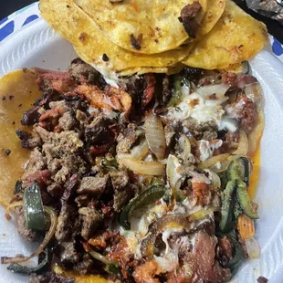 Brasada tacos plate