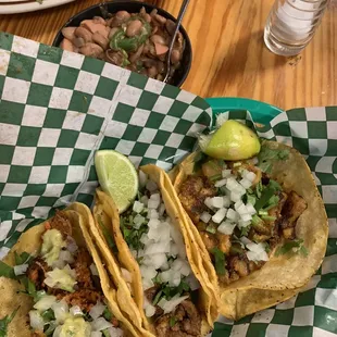 Taco de bistec, taco de chicharrón