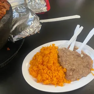 Arroz con habichuelas fritas