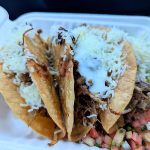 3 crispy tacos with carnitas